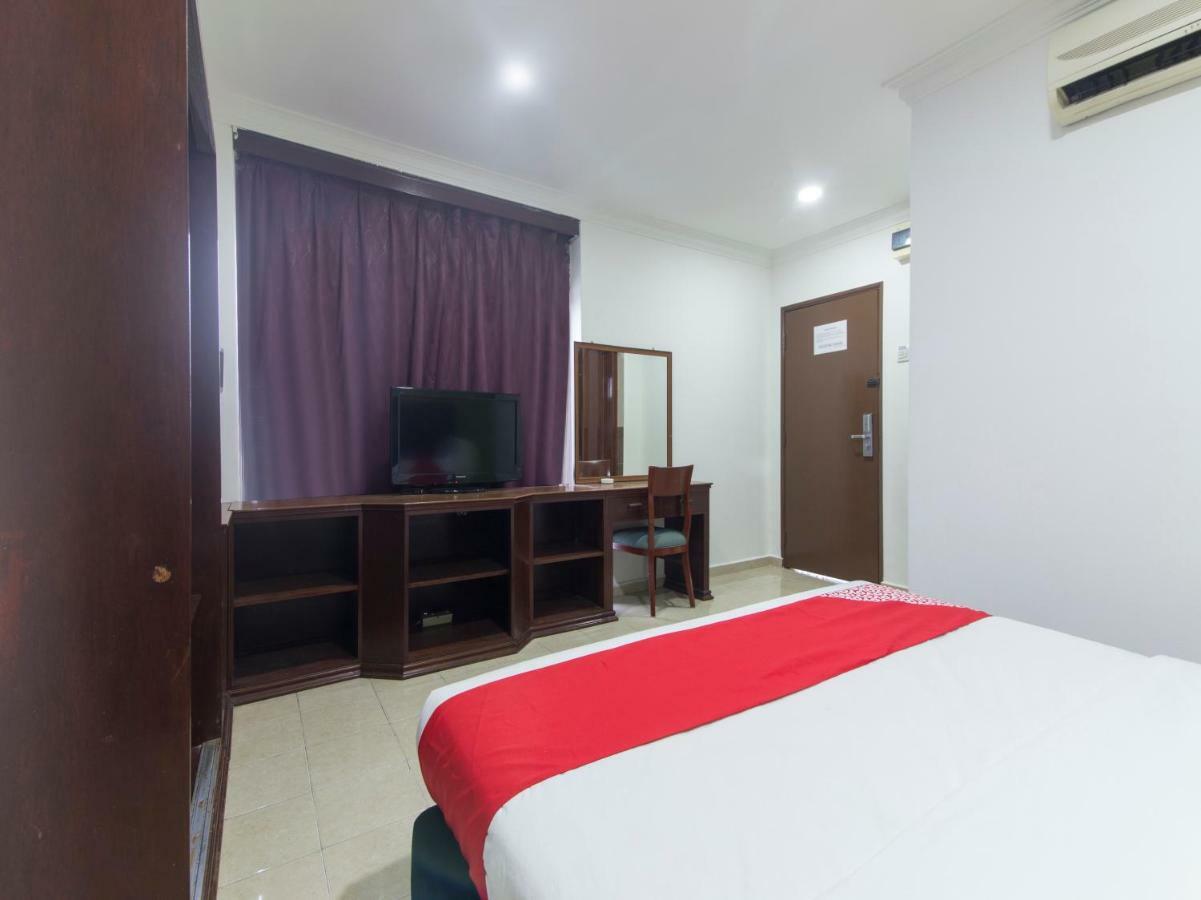 Oyo 805 Hotel Run Star Куала-Лумпур Экстерьер фото